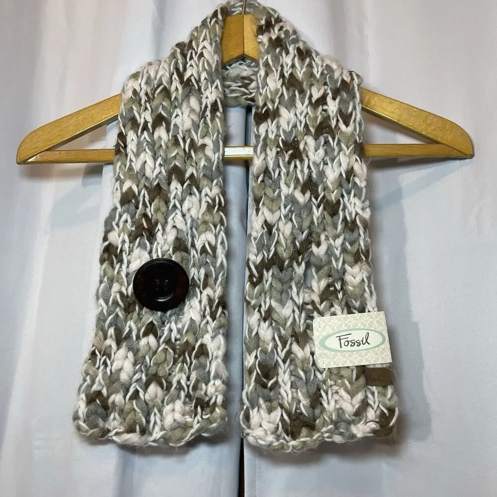 NWT Fossil Chunky Neutral Multi Knit Mia Neck Scarf with Large Button